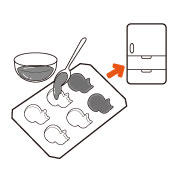 シリコン型全体に（１）をぬり、冷蔵庫で約10分冷やし固めます。