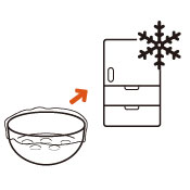 冷凍庫に入れ４時間以上凍らせます。
常温に少し置いて全体を混ぜてから器に盛り付けます。
