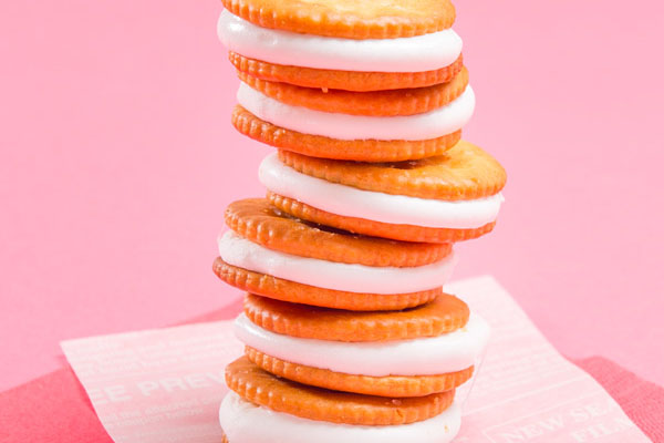 マシュマロとビスケットのタワー